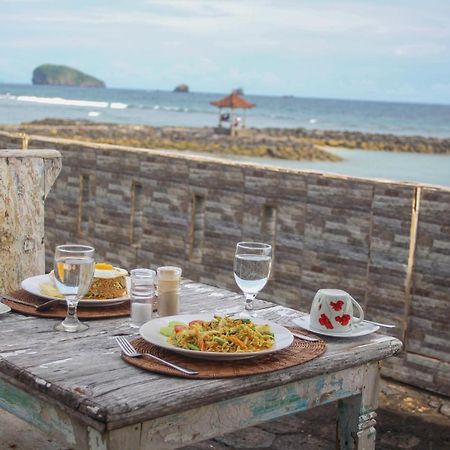 Temple Cafe & Cottages Candidasa Екстериор снимка